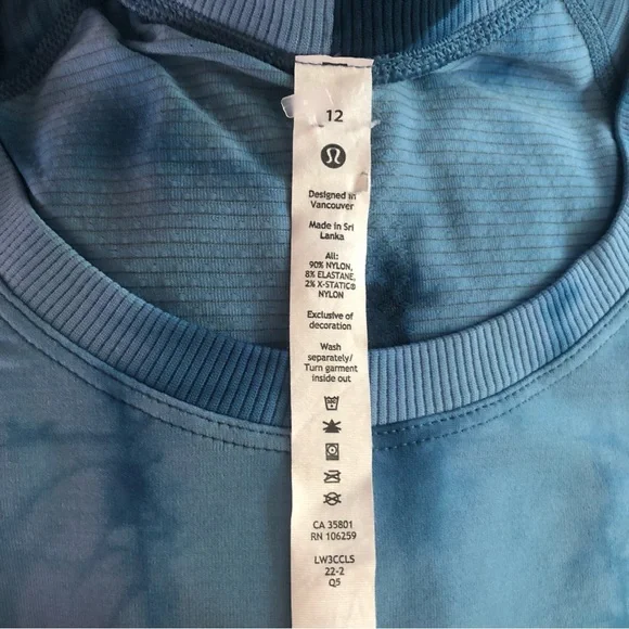 Lululemon Swiftly Tech Short-Sleeve Shirt 2.0 Blue Marble Tie Dye Size 12 - Picture 3 of 4